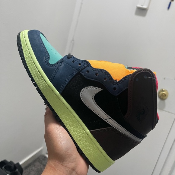 Air Jordan 1 High Biohack Size 5.5 Y - Picture 3 of 4